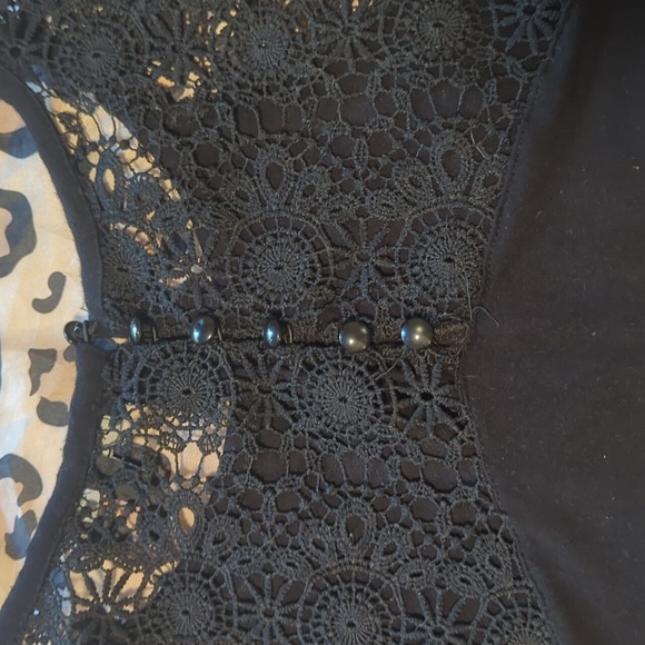 Lane Bryant Knit Tank w/ Lace & Button Accents, size 18/20 - Picture 4 of 5